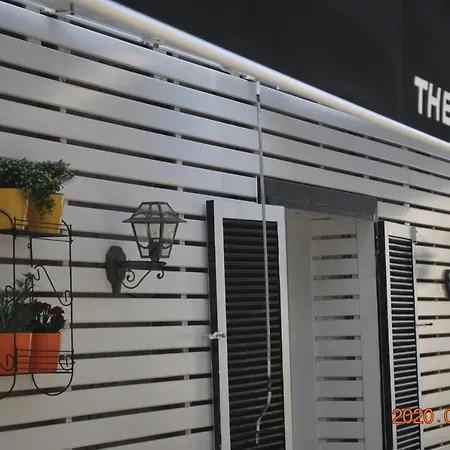The White 2* ألاتشاتي