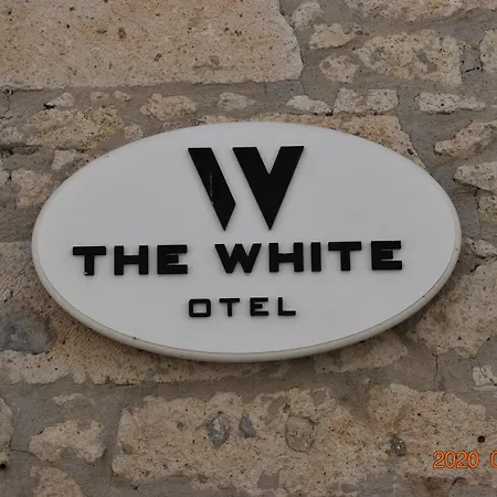 فندق The White